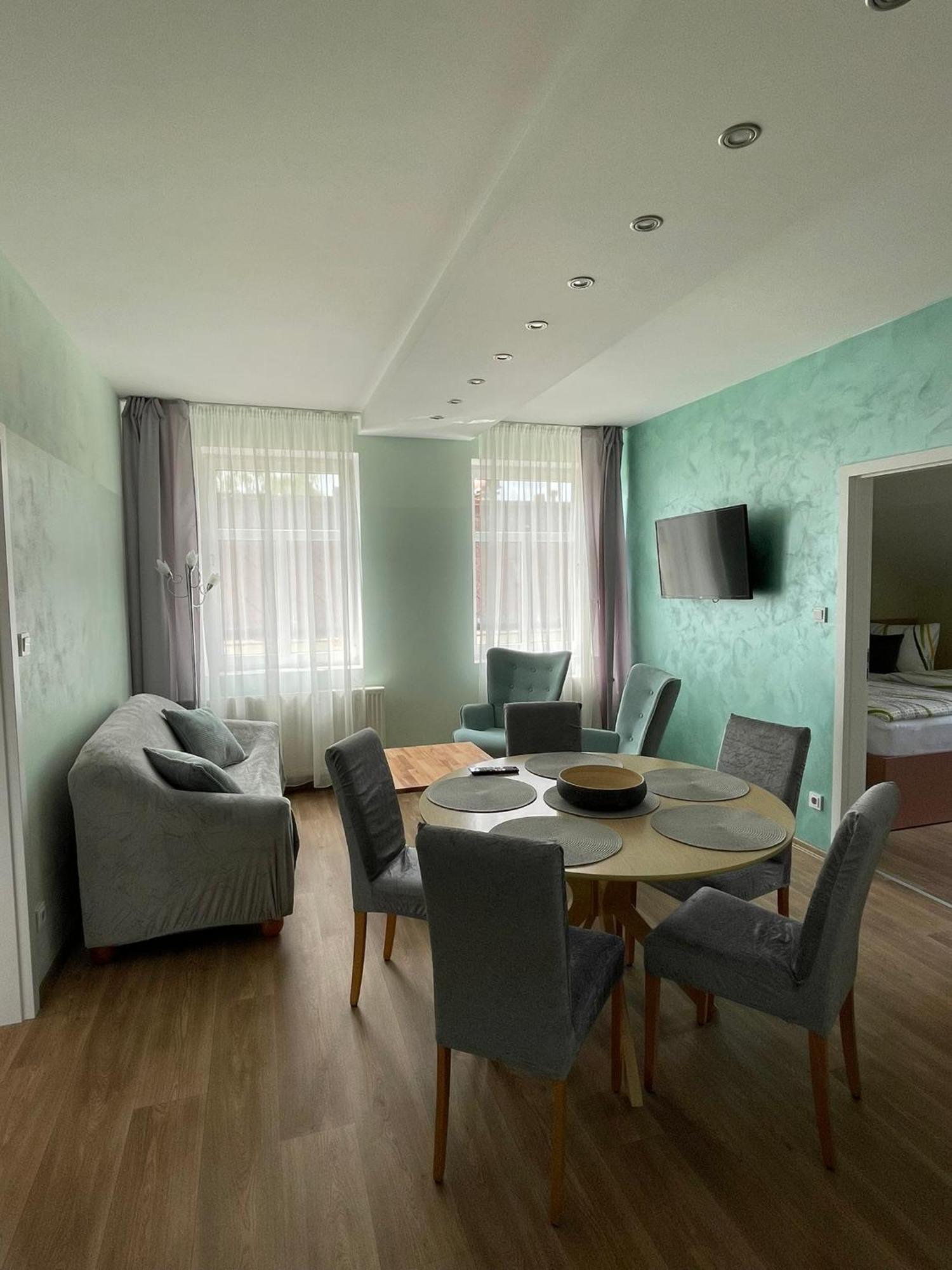 Apartmany Jasmin 리베레츠 외부 사진