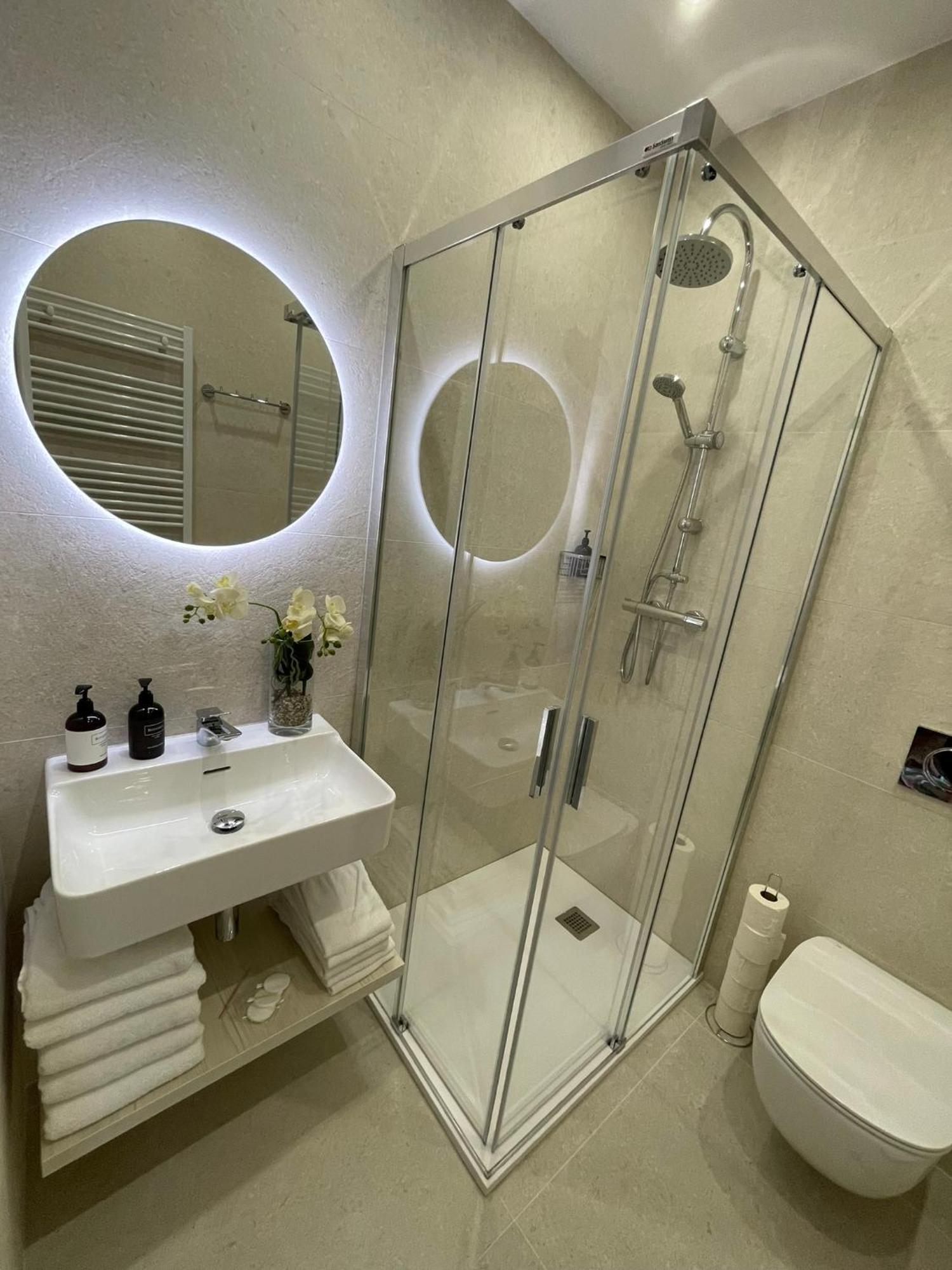 Apartmany Jasmin 리베레츠 외부 사진