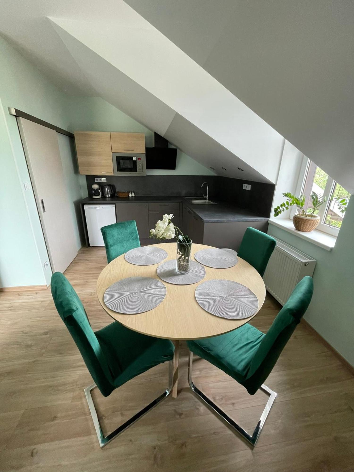 Apartmany Jasmin 리베레츠 외부 사진